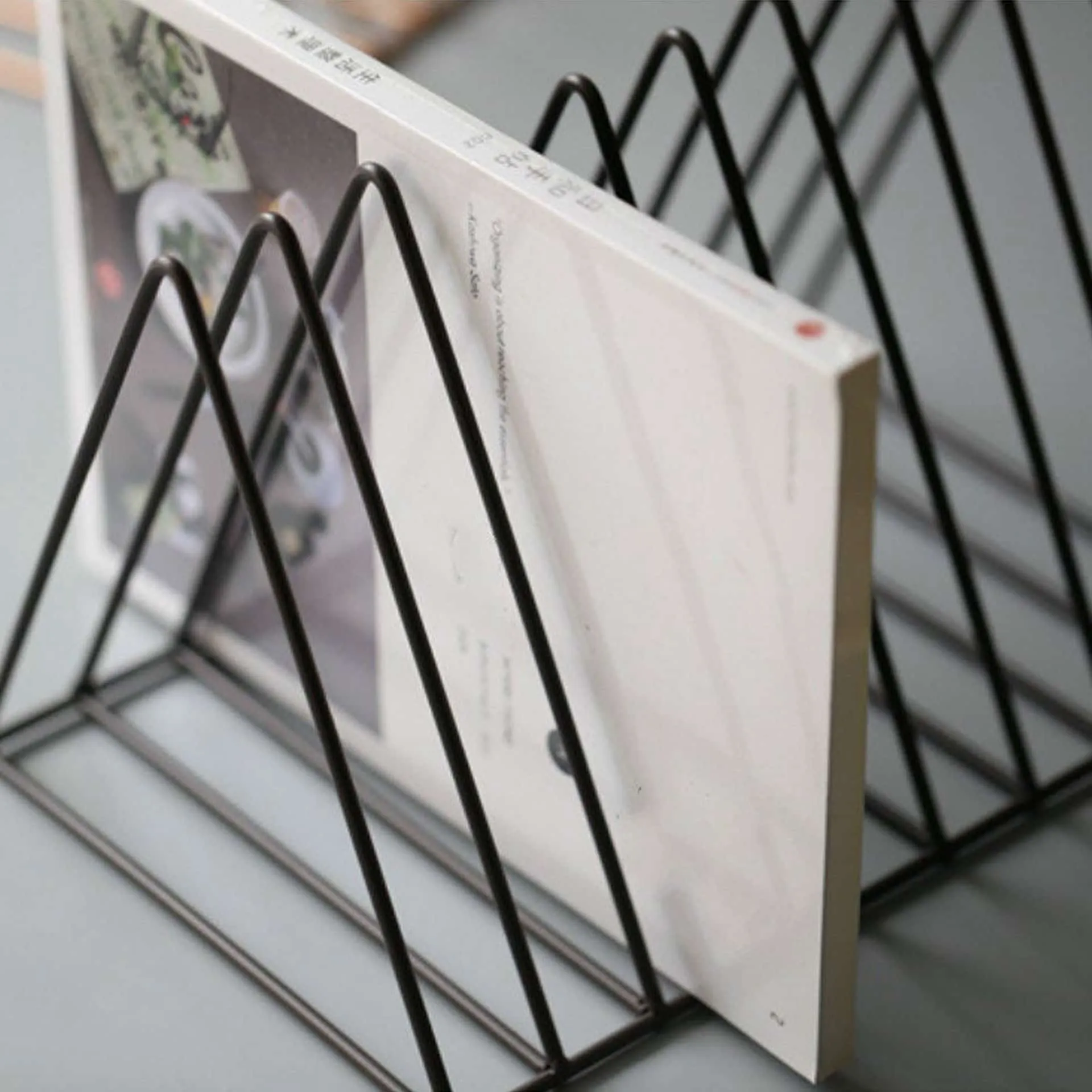 GEMME Iron Storage Book Magazine Rack