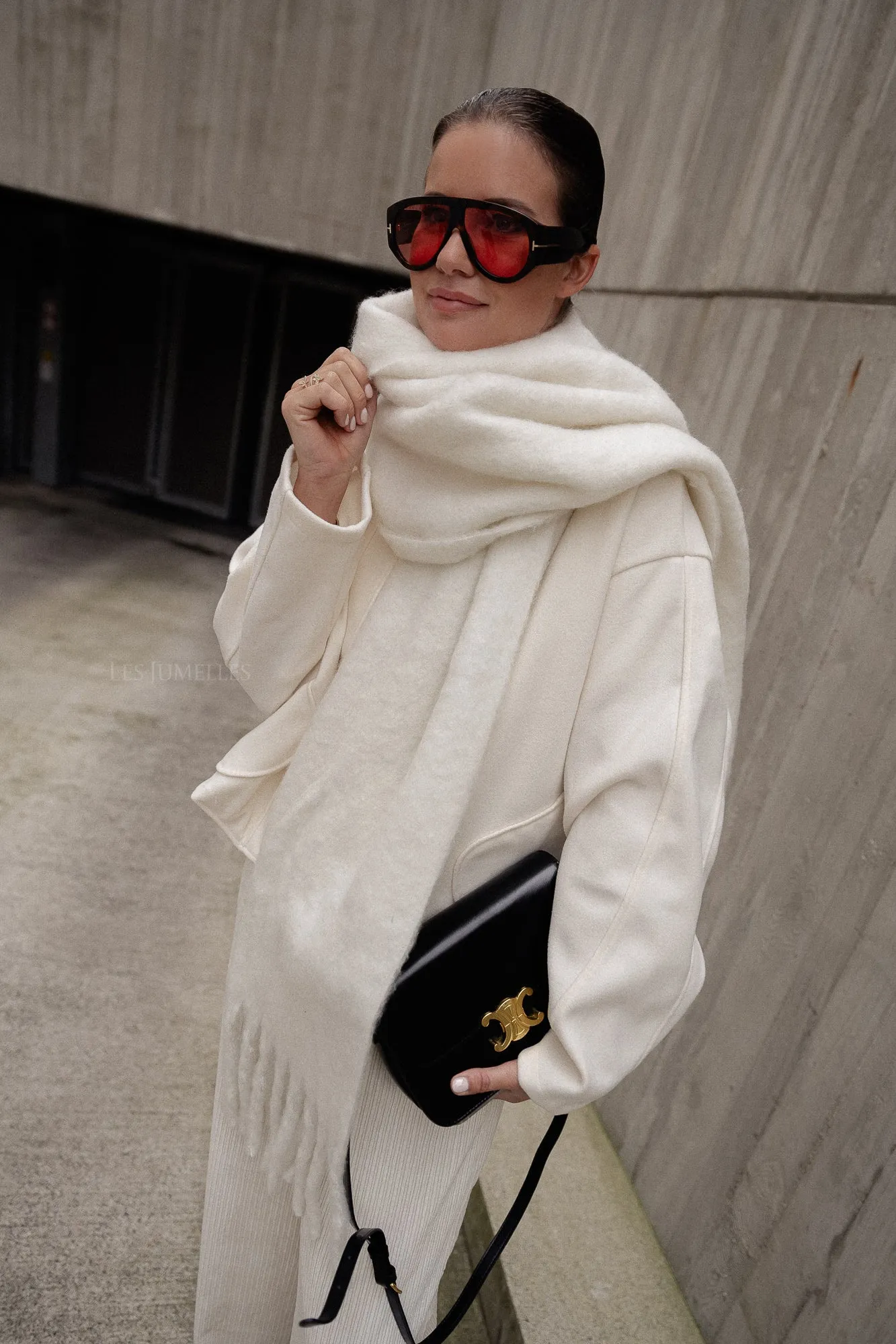 Isra scarf off white