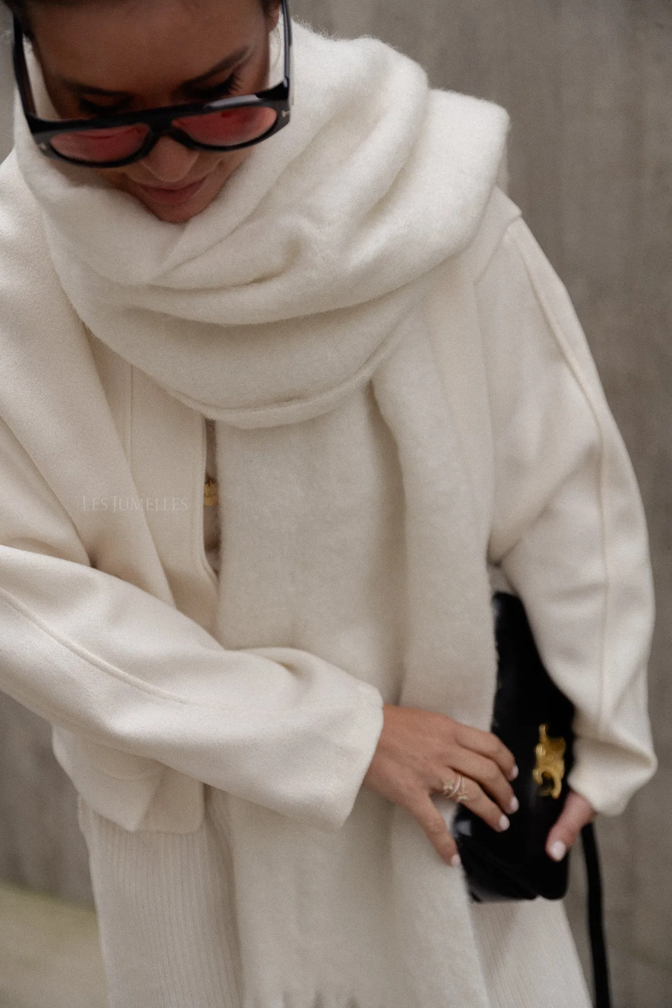 Isra scarf off white