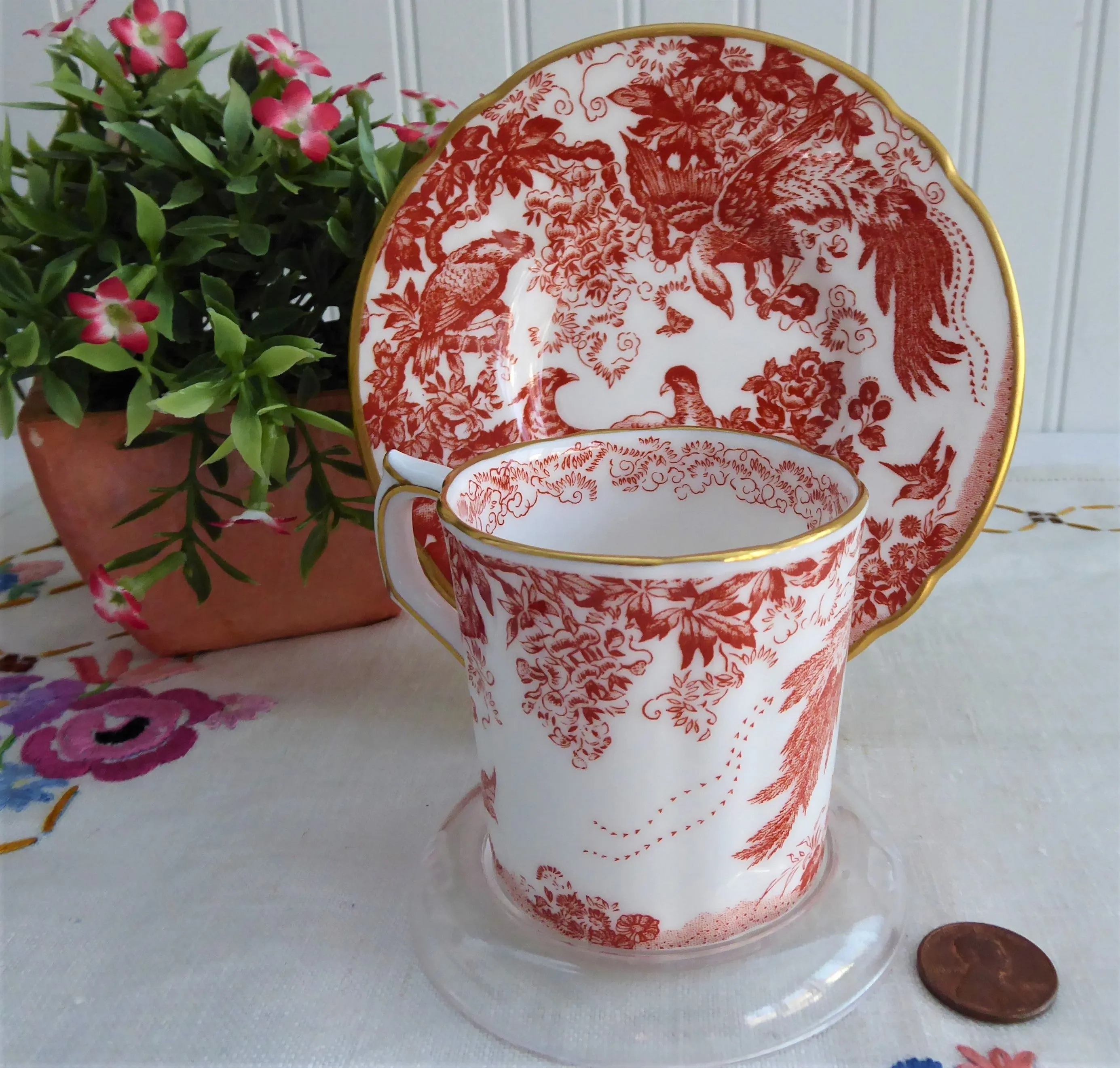 Red Aves Cup And Saucer Royal Crown Derby 1978 Birds Demitasse Charming Red White